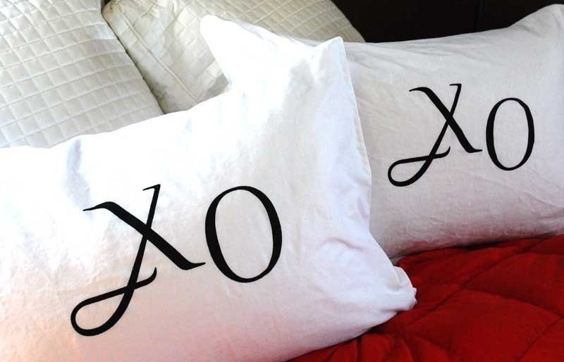 XO Pillowcase Set Standard Black on White
