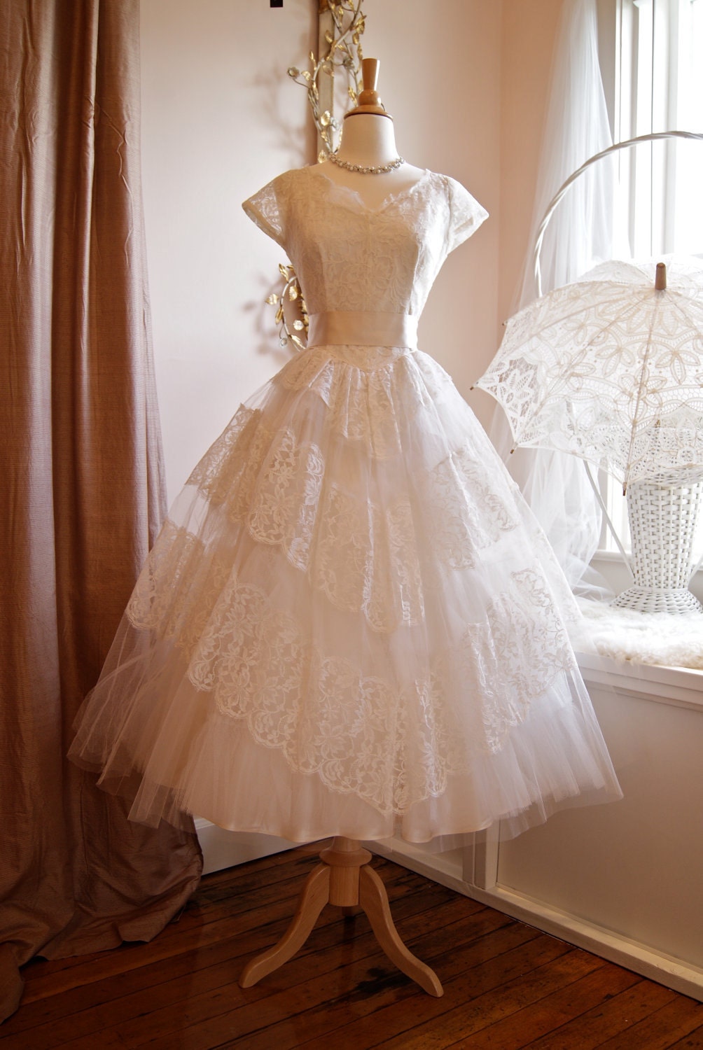 Wedding Dress / 50s Wedding Dress / Vintage 1950s White Lace Ballerina Tea Length Wedding Dress Size S