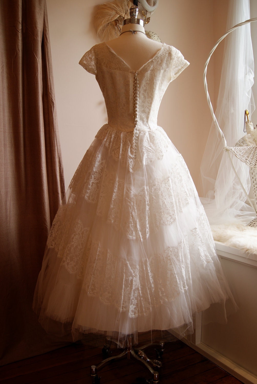 Wedding Dress / 50s Wedding Dress / Vintage 1950s White Lace Ballerina Tea Length Wedding Dress Size S