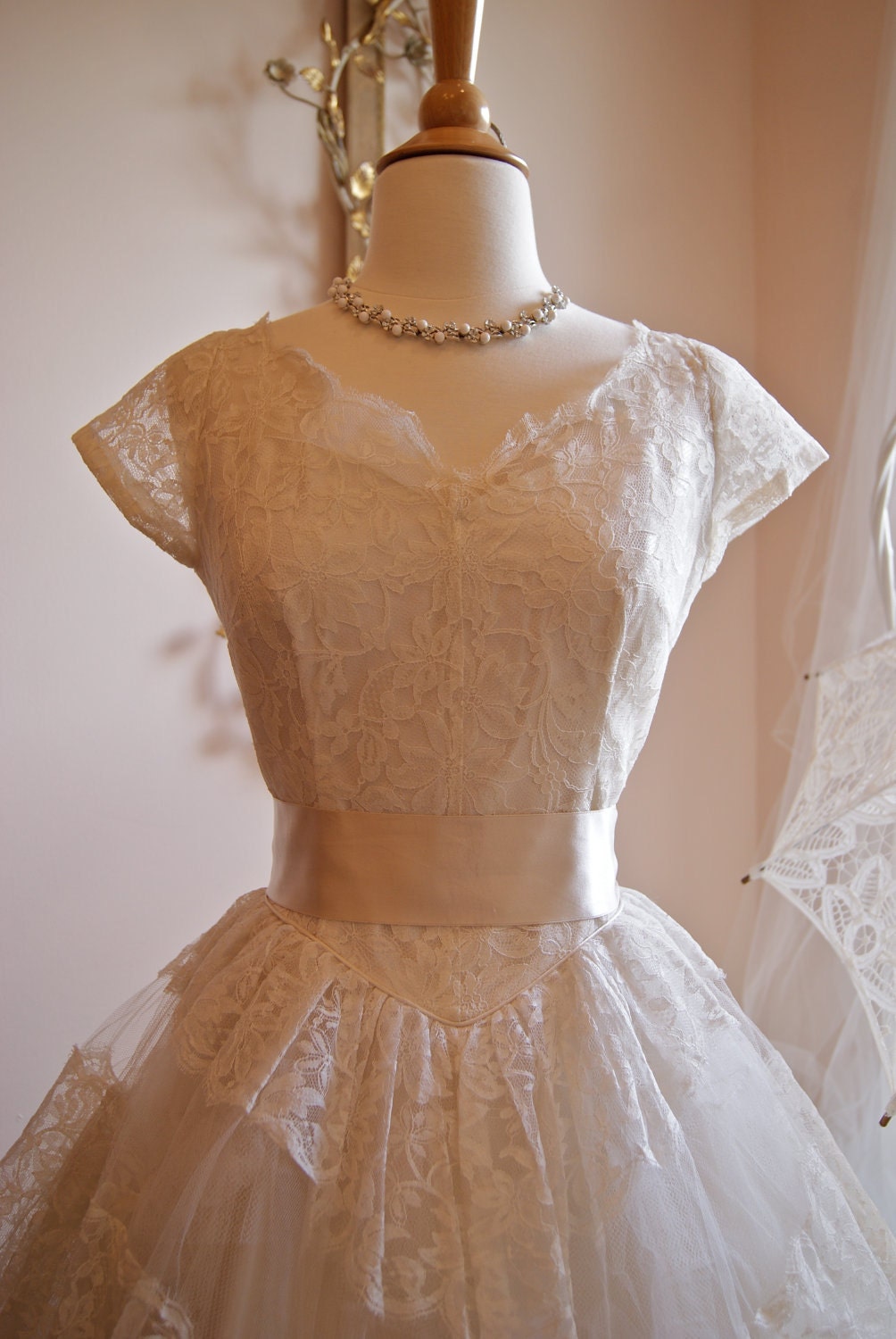 Wedding Dress / 50s Wedding Dress / Vintage 1950s White Lace Ballerina Tea Length Wedding Dress Size S