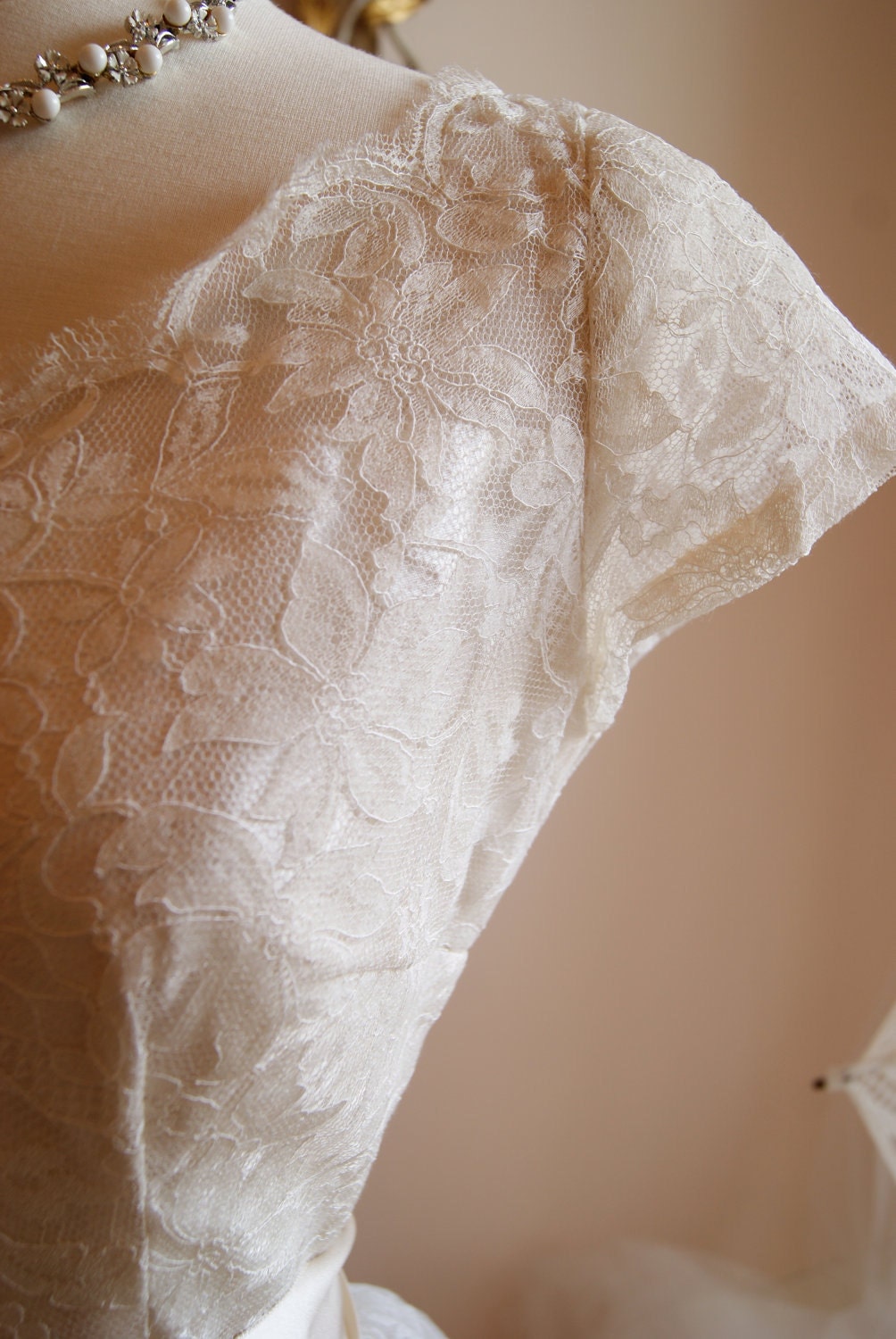 Wedding Dress / 50s Wedding Dress / Vintage 1950s White Lace Ballerina Tea Length Wedding Dress Size S