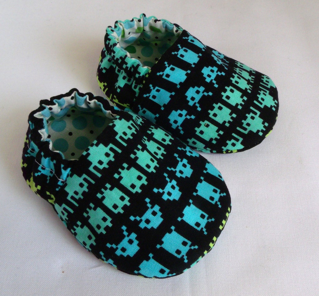 Reversible Baby Shoes, Space Invaders - weepereas