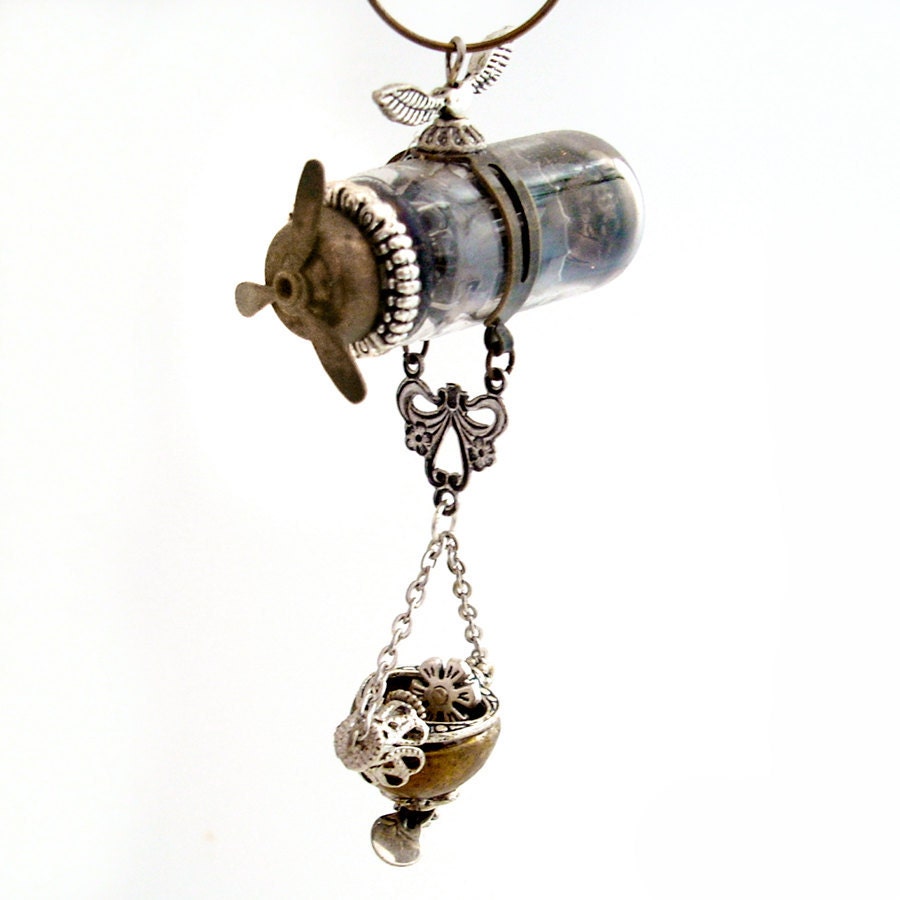 Steampunk Airship, Zeppelin, Dirigible - Journey to the Past