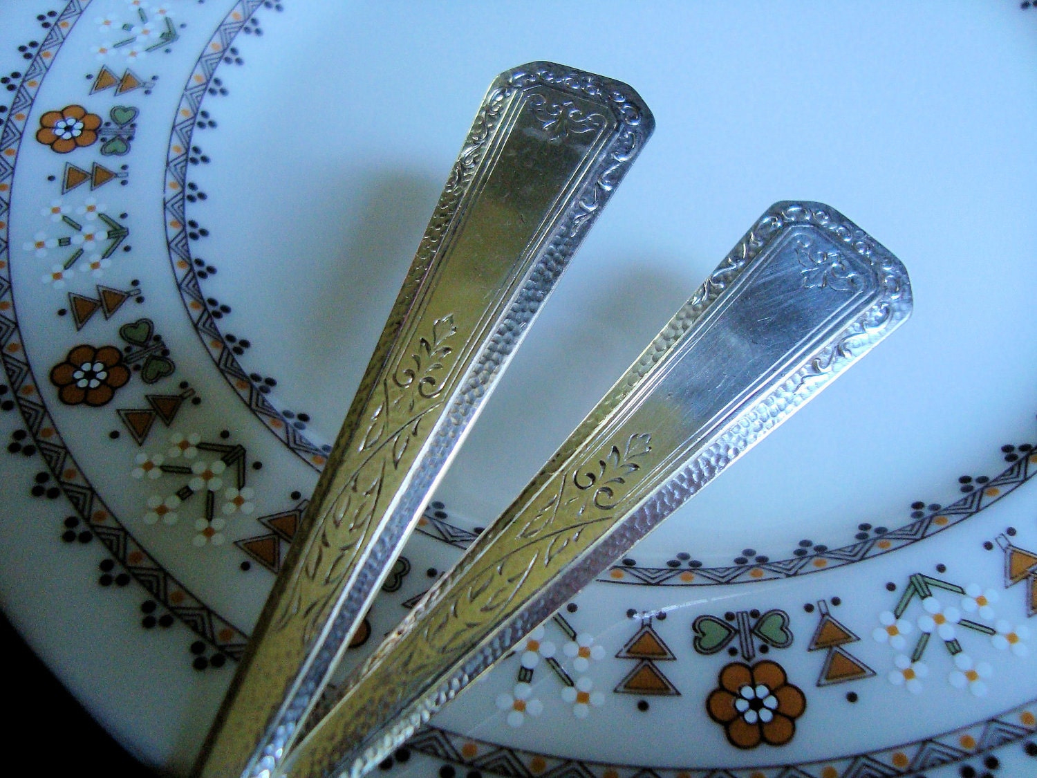 Country Love Birds. Bride And Groom Wedding Cake Forks.Vintage.