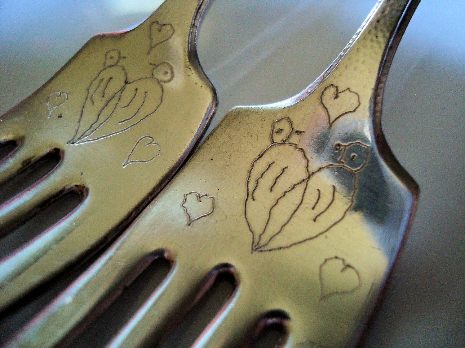 Country Love Birds. Bride And Groom Wedding Cake Forks.Vintage.
