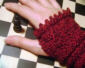 Red Queen Wristers Pattern PDF