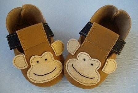 SALE - PDF ePattern - Precious Monkey - Plain Baby Booties - Shoes with Ribbon Strap Sewing Pattern