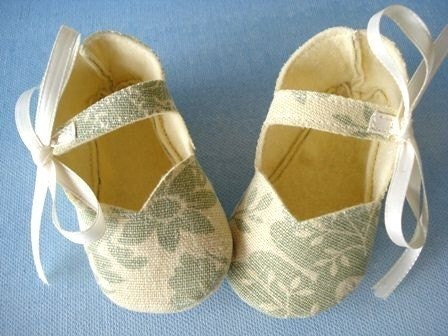 Mary Jane Sewing Pattern - Simple Mary Jane Baby Shoes - Booties with Ribbon Ties PDF ePattern