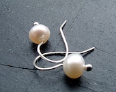 Pearl Drop Earrings. White Pearl and Silver