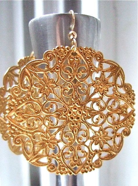 Chandelier earrings. Gold earrings. Big gold earrings. Filigree earrings. Floral. Vintage. GOLDEN