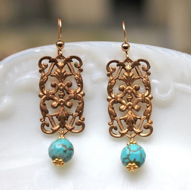 Chandelier earrings. Blue jewelry. Turquoise earrings. Drop earrings. Vintage. Filigree. Fleur de lis. LUNA