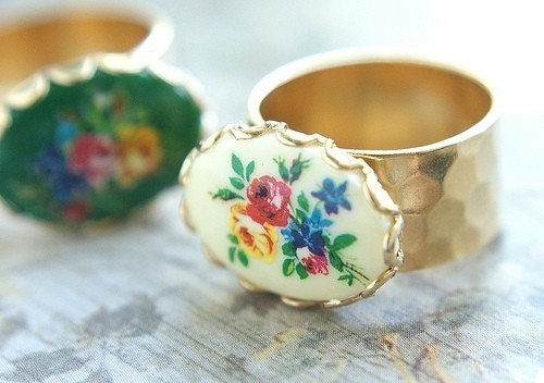 vintage floral cameo gold band ring, Valentine rose cameo with flower bouquet in pink yellow, blue green