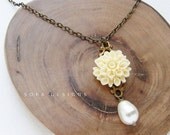 Ivory flower pearl necklace bridal wedding pearl necklace, bridesmaid gifts bridal party jewelry