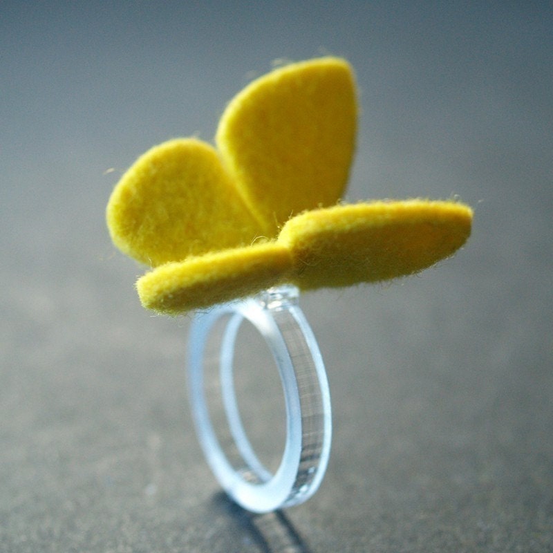 BUTTERFLY RING - 100% wool felt - Butter Cup - medium