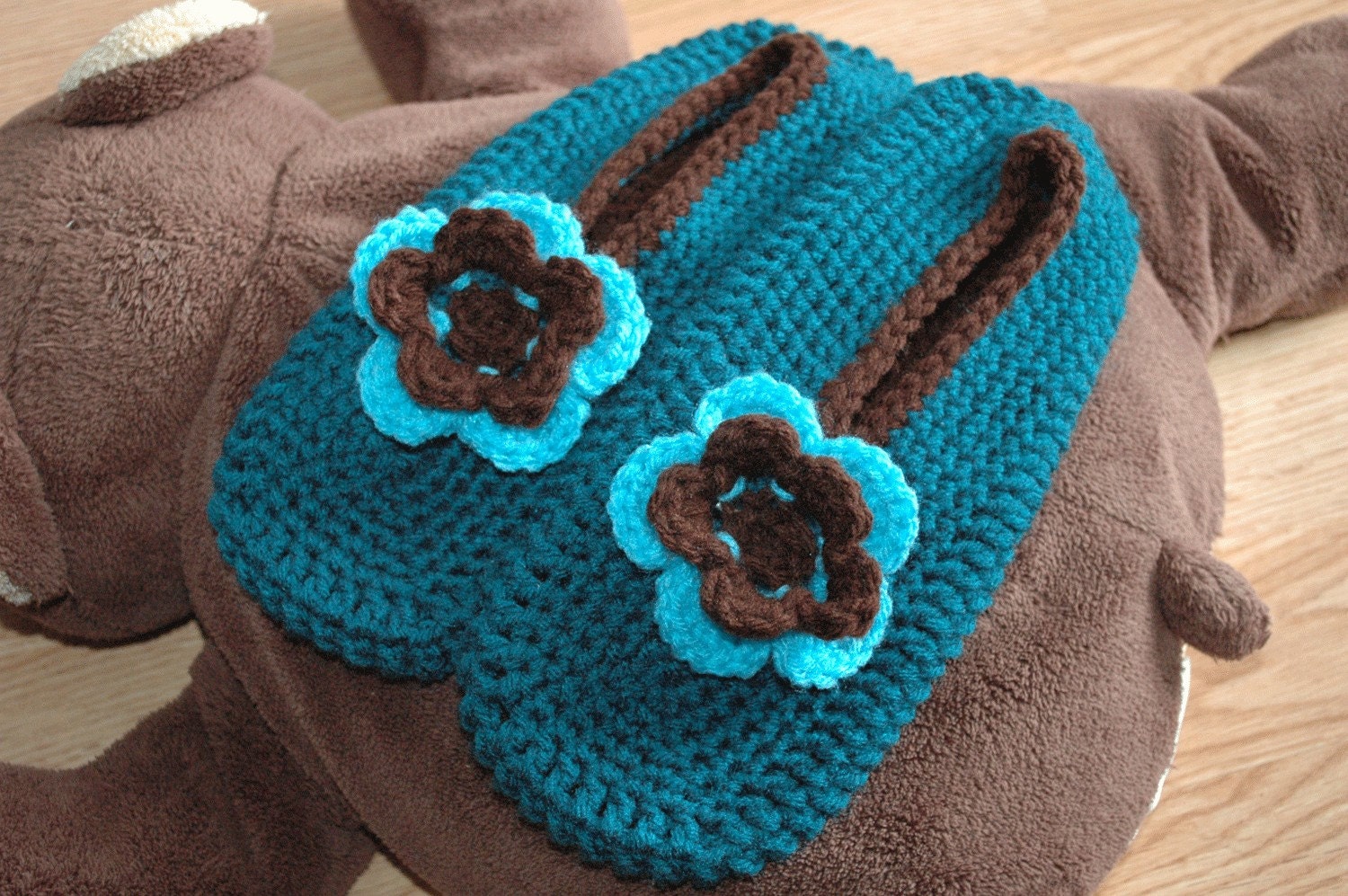 Kozy King Crocasins-with Flowers - ONE PAIR - For Shoe Sizes Youth-Women's