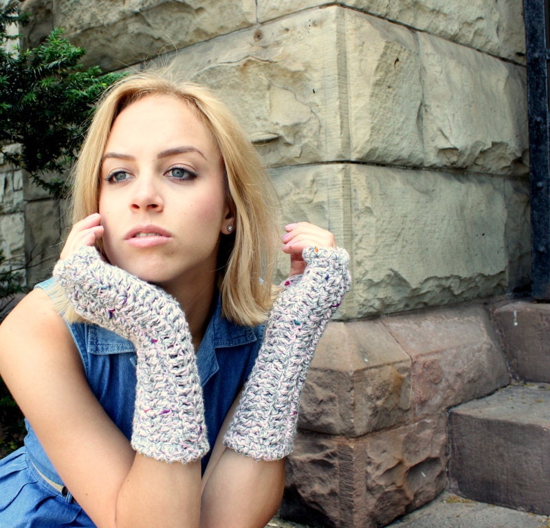 Wrist Warmers, Chunky and Cottony Soft, Pink and Ragwool Grey