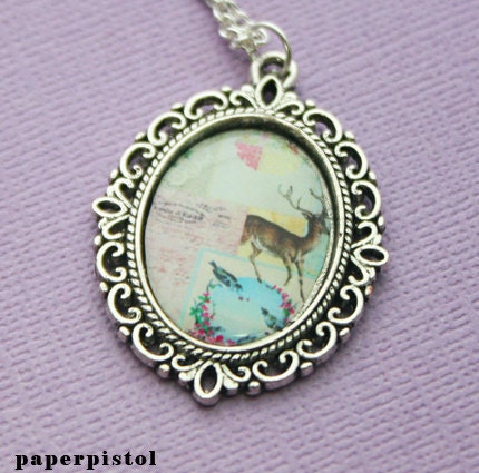 The Deer Pendant Necklace in Fancy Silver Tone Bezel