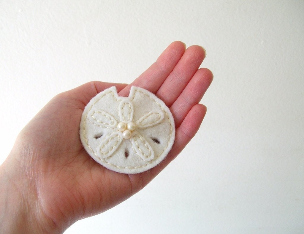 Felt Sand Dollar // Summer Hair Accessory // White Nautical Beach Wedding Hair Accessory by OrdinaryMommy on Etsy