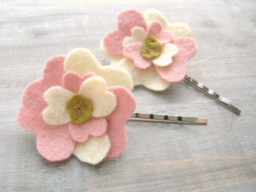 Peach Felt Flower Hair Pin Pair // Bridesmaid Hair Accessory // Woodland Wedding by OrdinaryMommy on Etsy