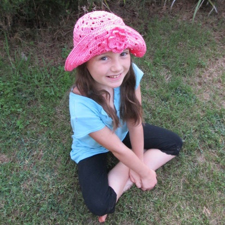 American Girl easy sun hat to crochet. A FREE Pattern.