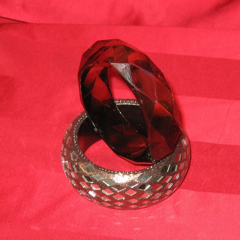 Lucite Faceted Bangle Bracelet