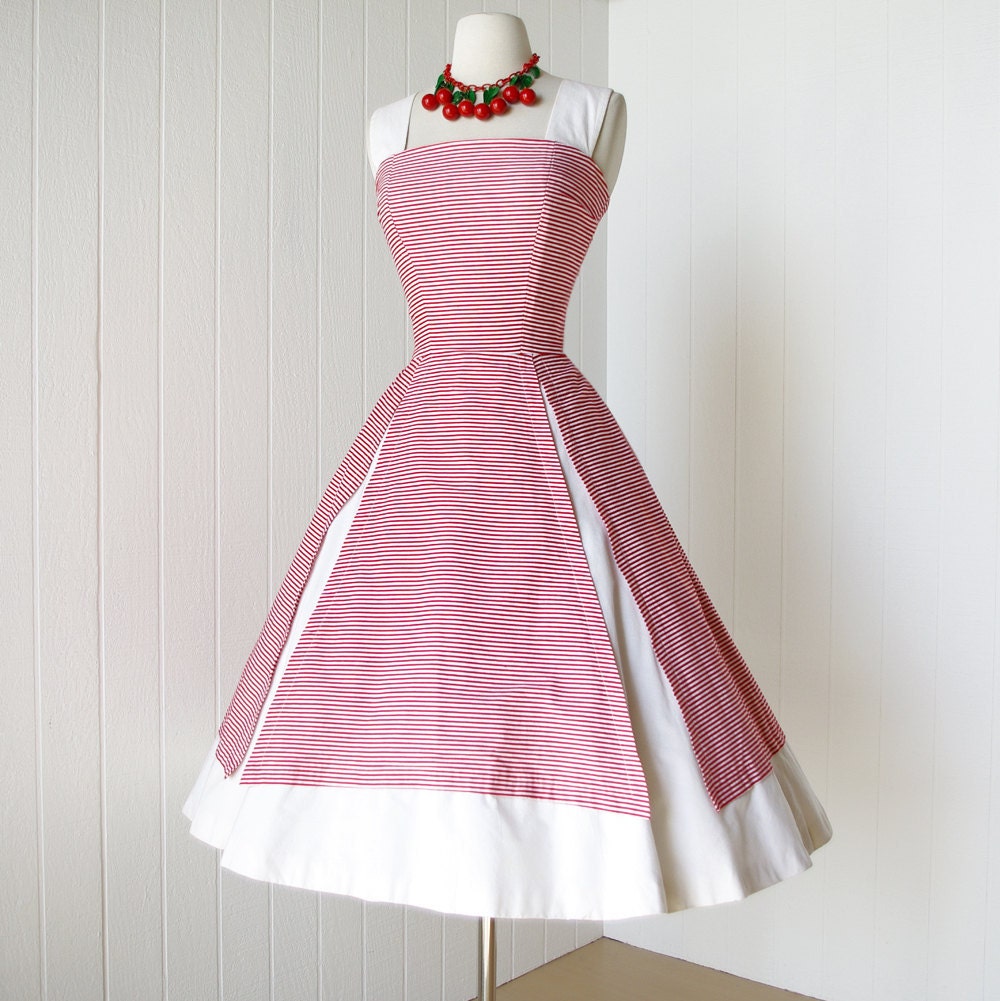 vintage 1950's dress ...fabulous SUZY PERETTE red & white nautical striped novelty panels over full white skirt convertible halter dress