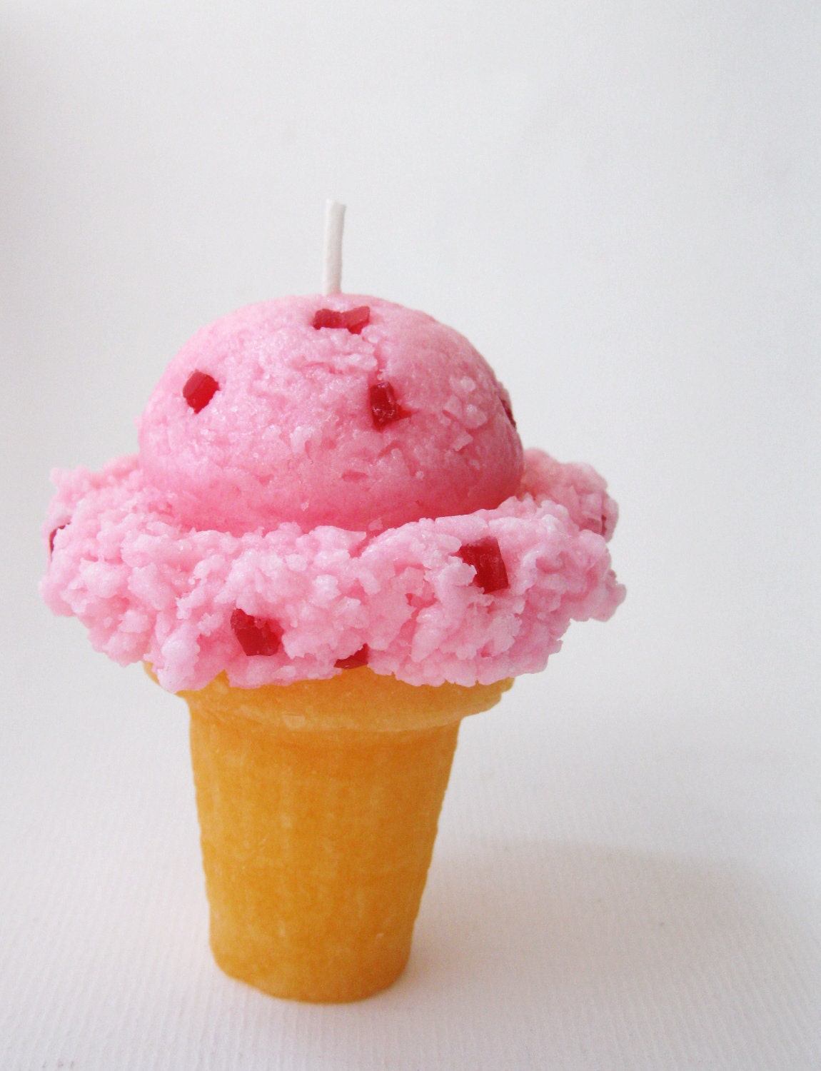 ICE CREAM CANDLE - Fresh Strawberries - Strawberry Fields Scented