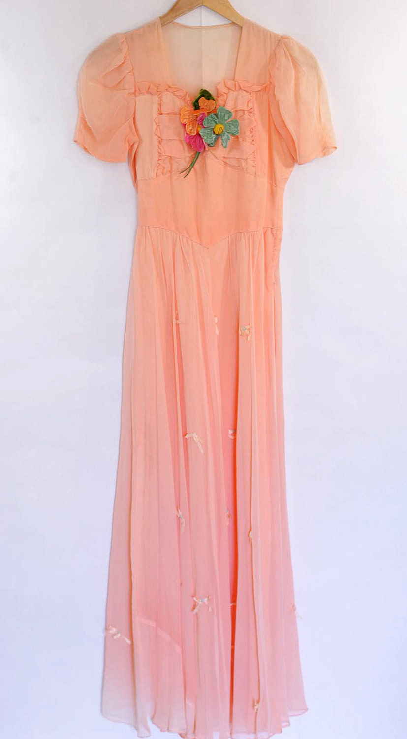 SALE / 30s Peach Gown / Multi Color Flower Appliques / Free Shipping