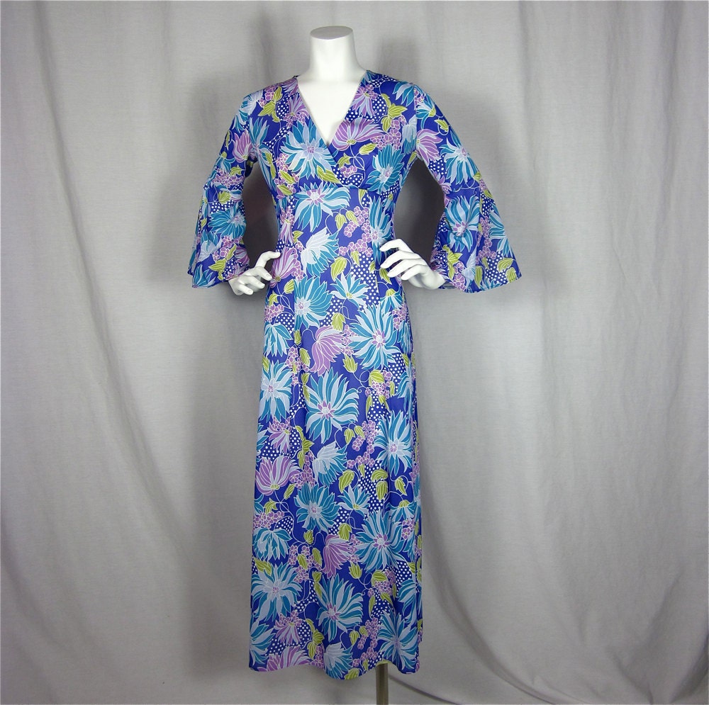 25% Off Storewide Sale  //  Vintage 60s 70s Mod Angel Wing Maxi Dress, Sz S, M