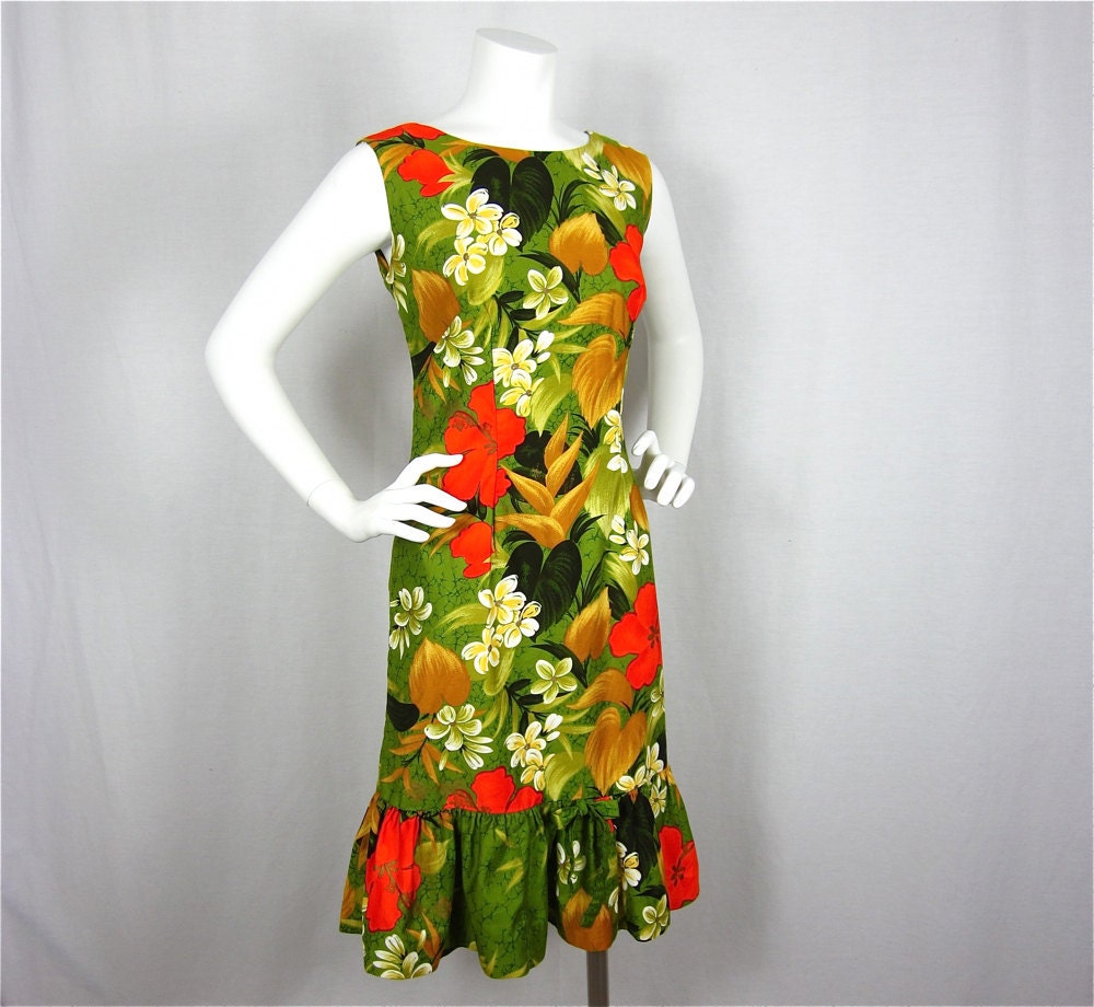25% Off Storewide Sale // Vintage 1960's Hawaiian Mermaid Dress, Sz M