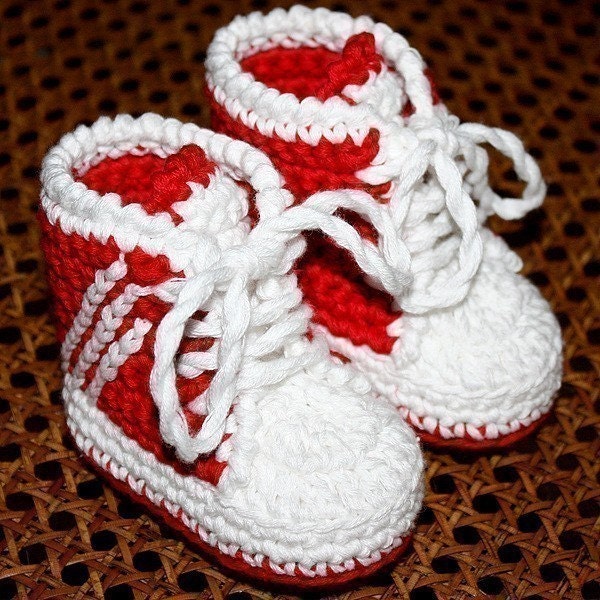 Instant download - Crochet PATTERN for baby booties (pdf file) - Baby Sneakers (tennis shoes)
