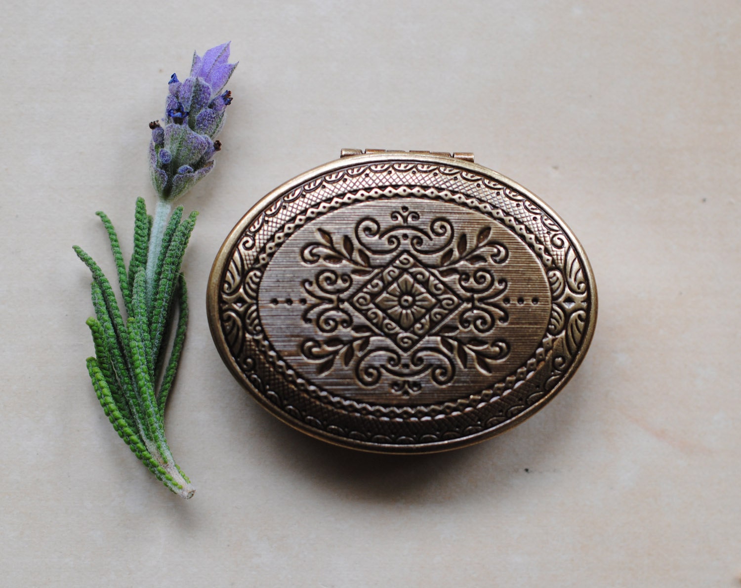Lavender Fields Vera Solid Natural Perfume in a Victorian inspired Mini Keepsake Locket