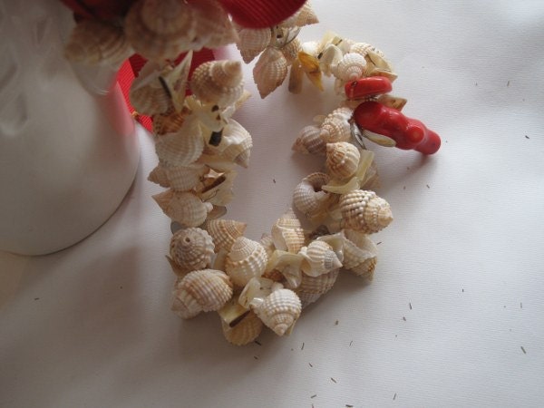 Handmade Beach wedding sea shell necklace.natural color.Brides,Bridesmaids,.nautical weddings,