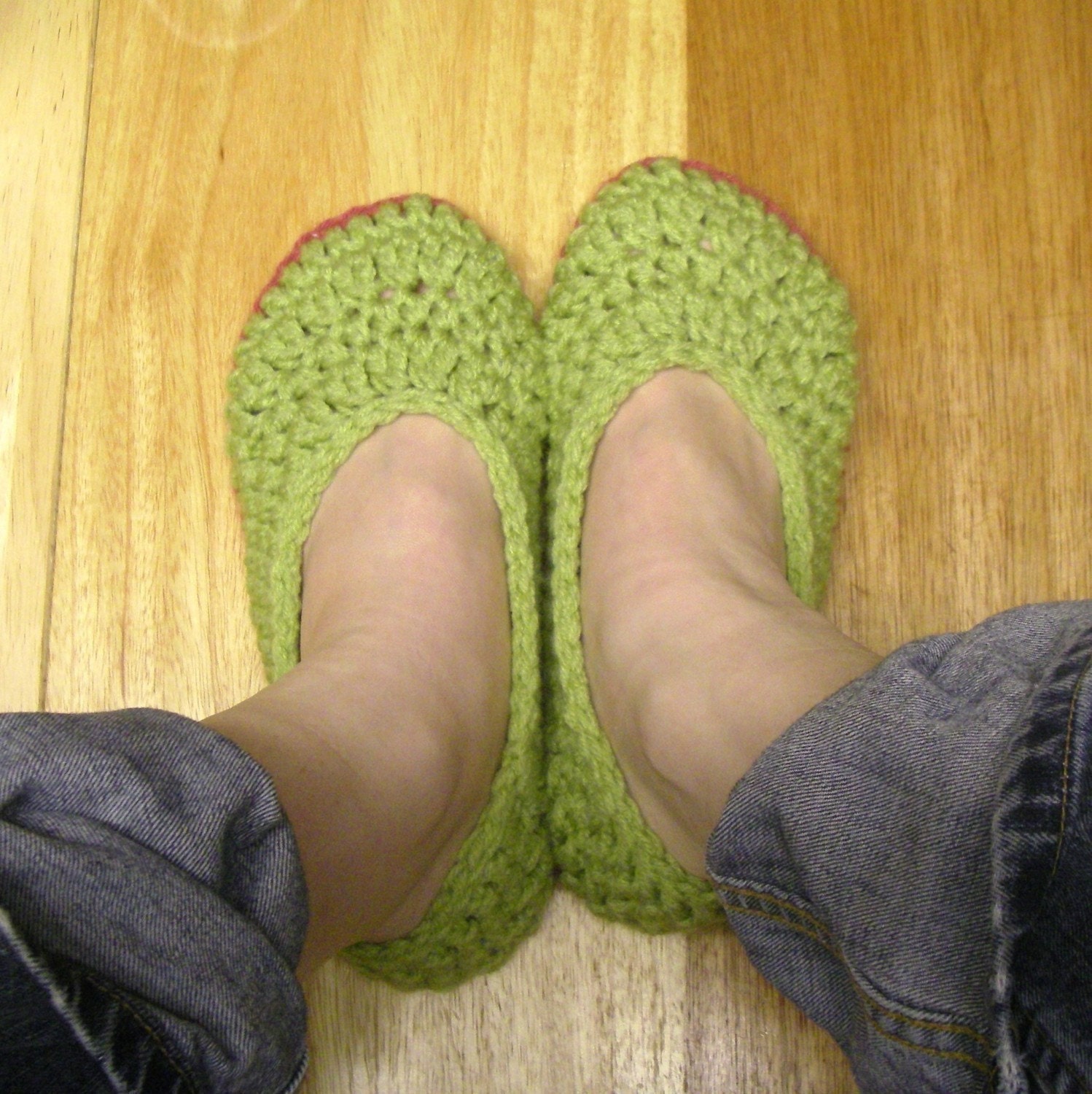 Instant Download - Crochet Patterns - Oma House Slippers (sizes 3-12) Nothing fancy