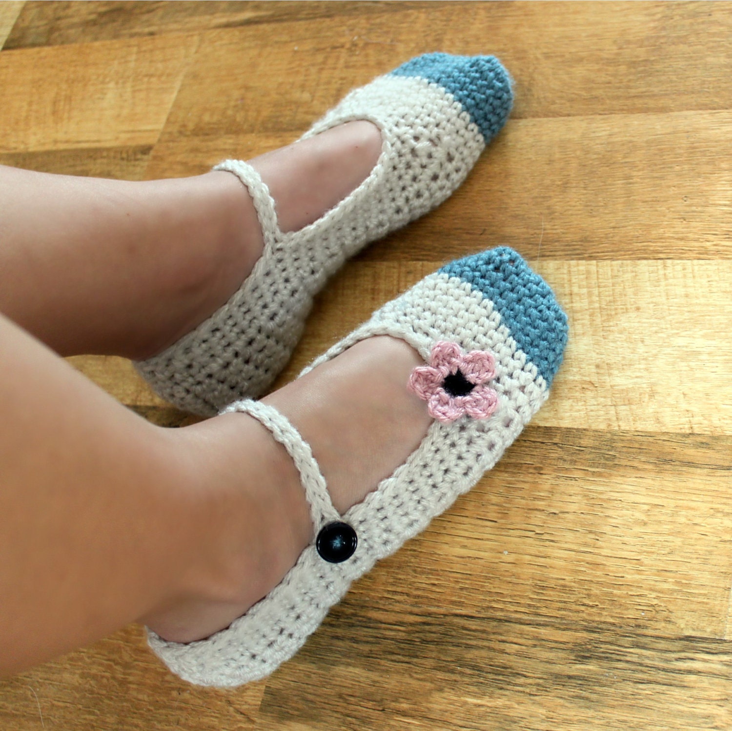 Instant Download - Crochet Pattern - Adult Chloe Slippers (Sizes 3-12)