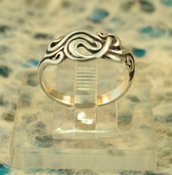 Silver Nouveau Swirl Ring