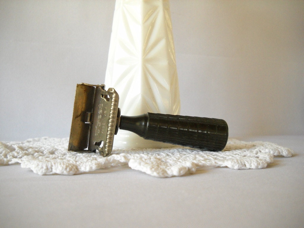 Vintage Razor Men's Razor Vintage Treet Razor Chrome Plastic Handle Wet Shaver