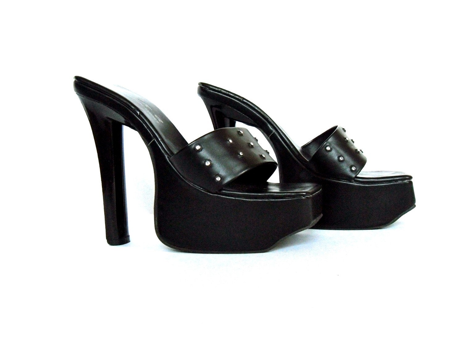 RhineStone StuDDed Black PlatForm HiGh HeeL ShoeS . 5 . 5.5 .