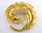 Gold  Leaf Or Feather Brooch Pin Vintage Jewelry Vintage Accessories