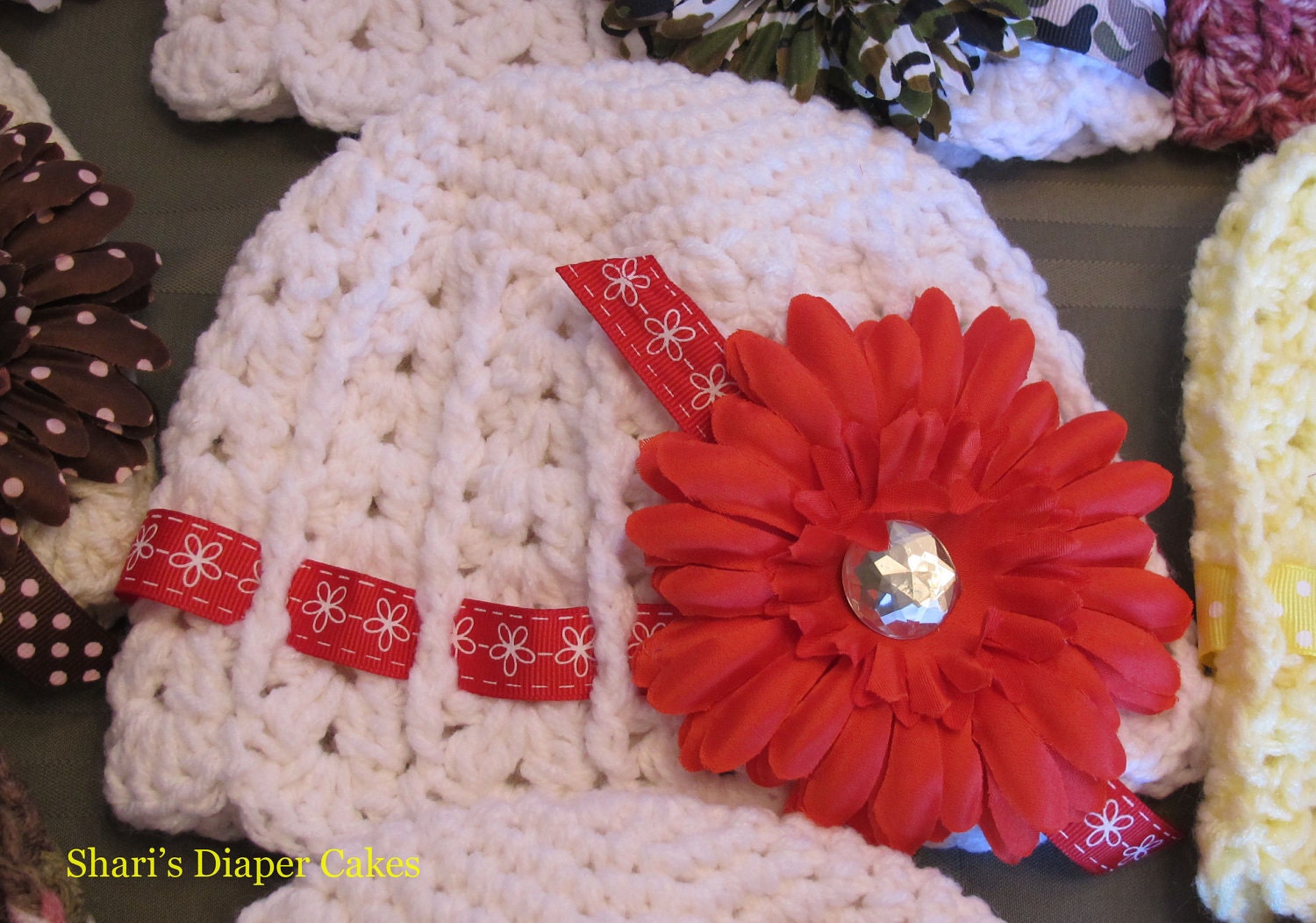 Sweet Scalloped Crochet Baby Hat with Removable Flower Clip/Ribbon
