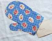 1940s Dusting Mitt and Card, A Handmade Gift from One Friend to Another