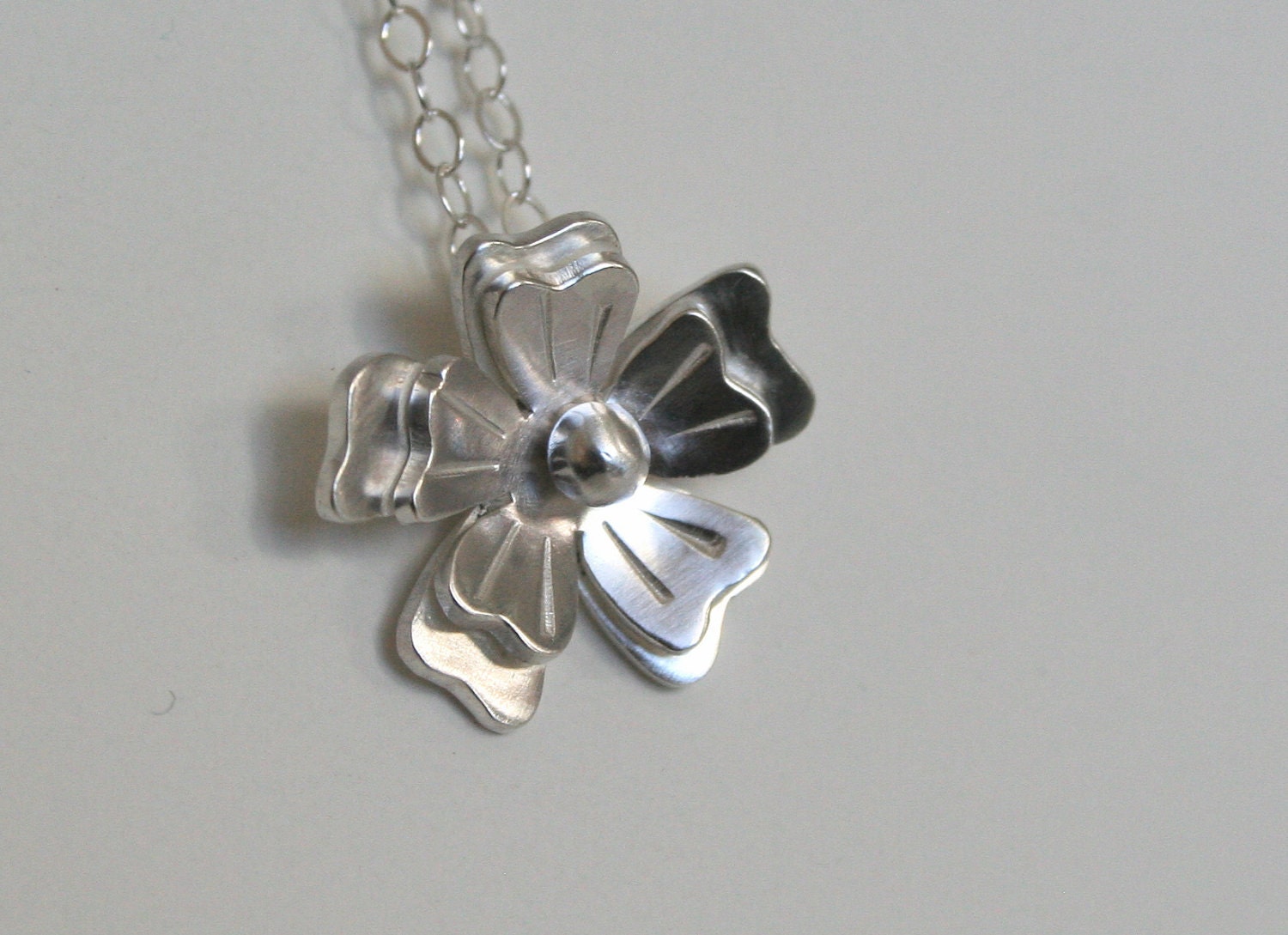 Pretty Silver Flower Necklace