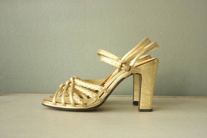 1950s High Heels in Golden Glam . Cocktail Party Shoes