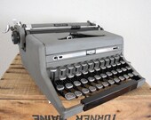 Vintage Typewriter // 1940s Typewriter by Royal de Luxe // Charcoal Grey Quiet Deluxe