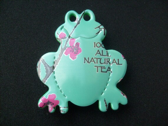 Recycled Can Magnet/Pin- Arizona Green Tea Frog