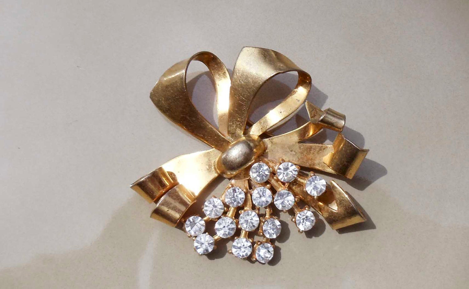 Vintage Gold Bow rhinestone brooch