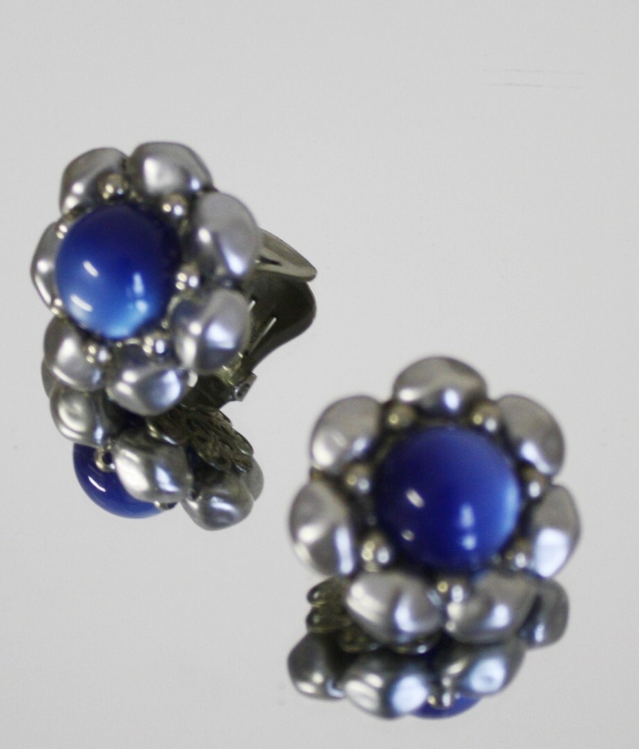 Moonstone Earrings on Vintage Blue   Silver Moonstone Earrings By Tootsystreasures