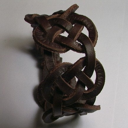 Celtic 5 Knot Josephine Wristband