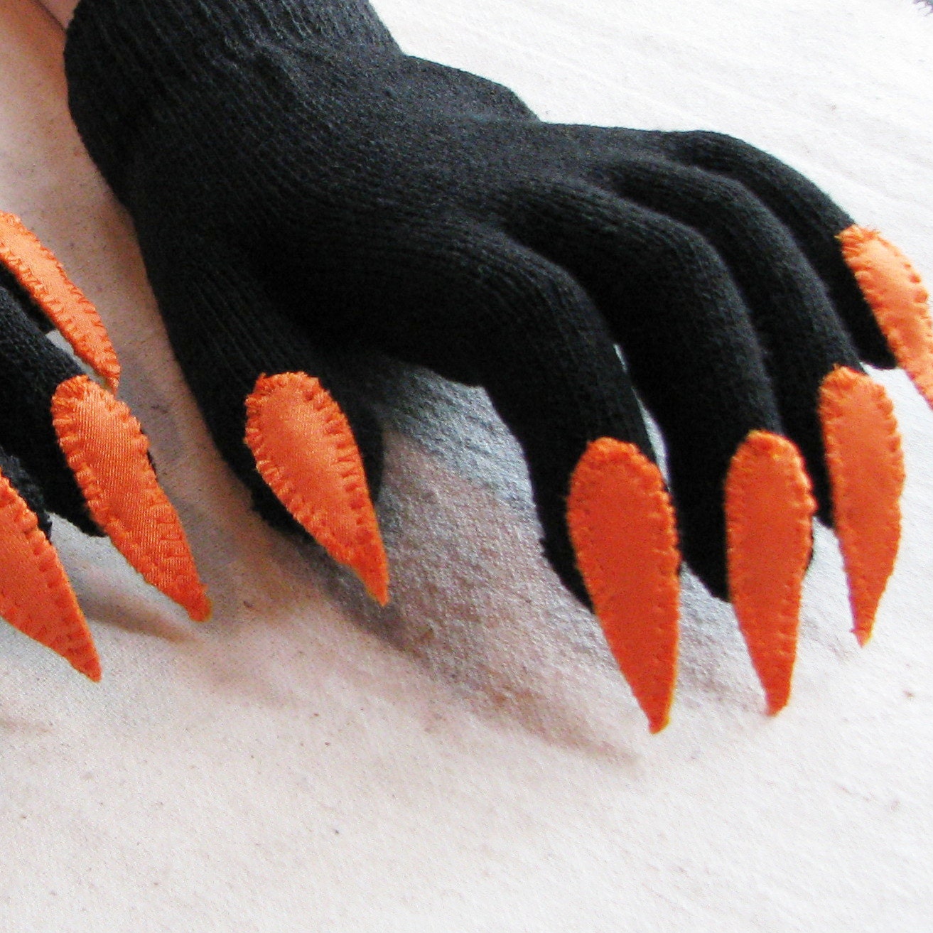 Halloween gloves with claws, black and orange, for Halloween costume or pretend play, one size stretch glove