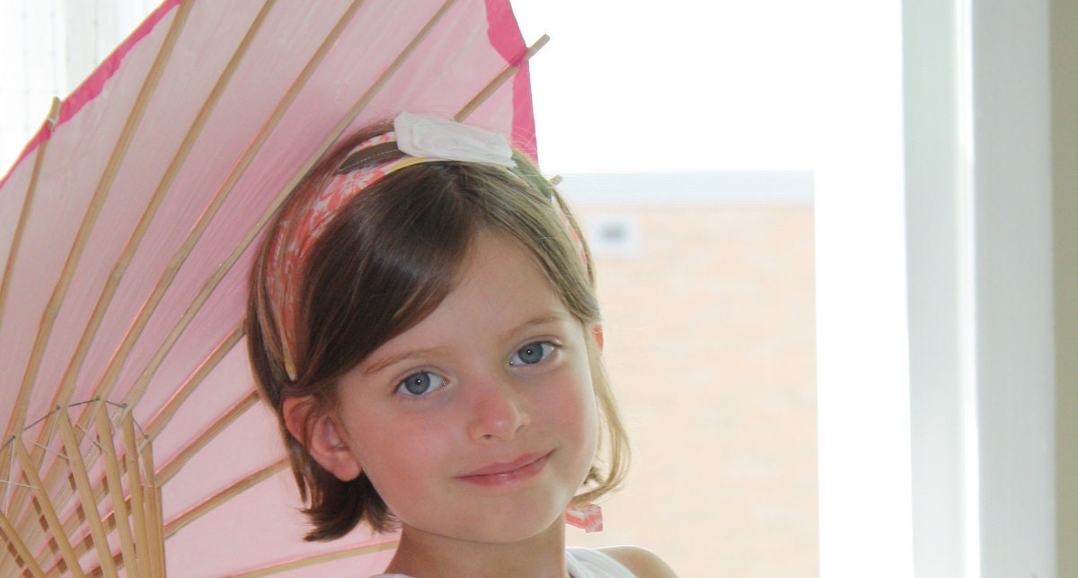 NEW... Spring/Summer 2012 Flower Headband Tie... You choose the fabric... Neemies